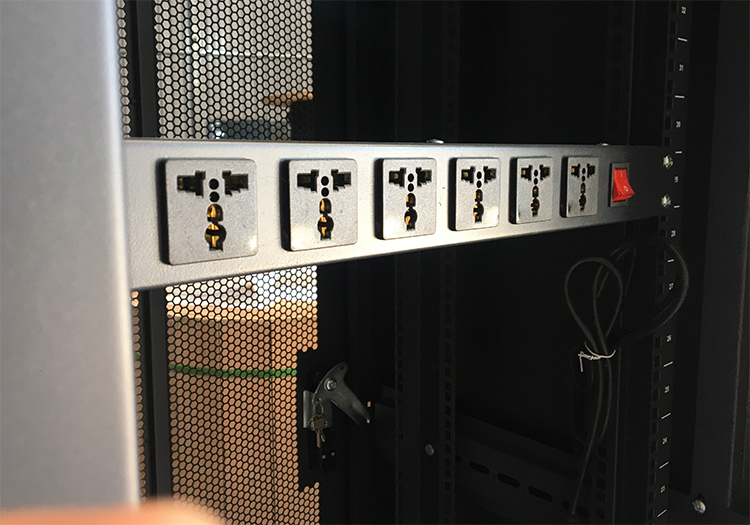 Tủ rack 42U D1000